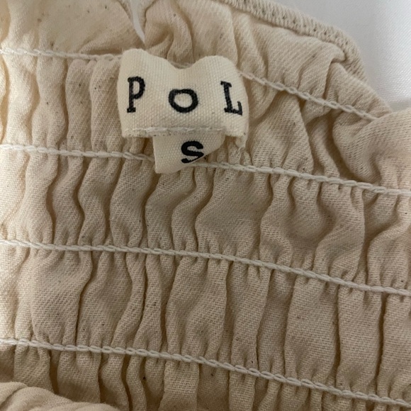 NWOT POL Smocked Balloon Sleeves Beige
Top. Size Small - Picture 5 of 6